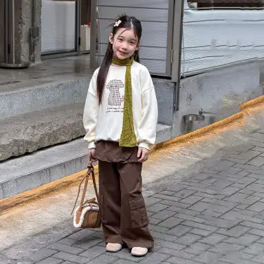 アイボリー