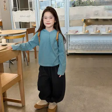 ブルー