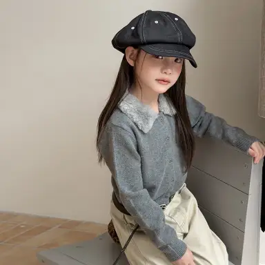 ライトグレー