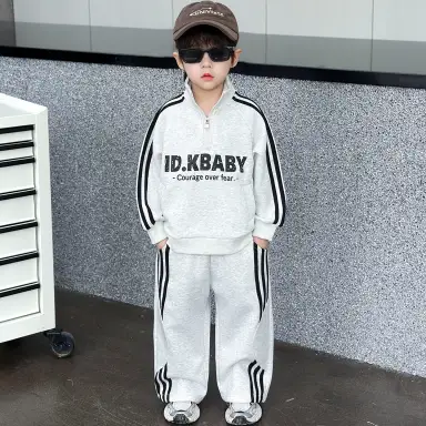 グレー