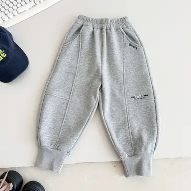 グレー パンツ