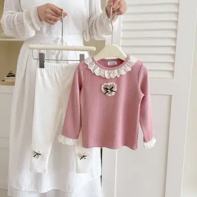 ピンク