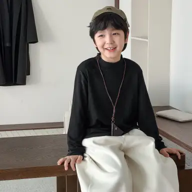 ブラック