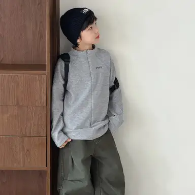 グレー トップス