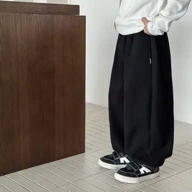ブラック パンツ