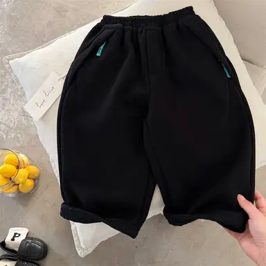 ブラック パンツ