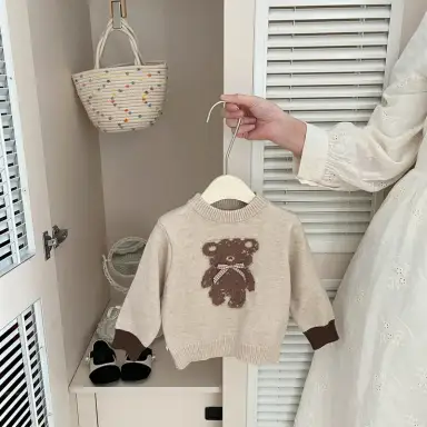 ベージュ