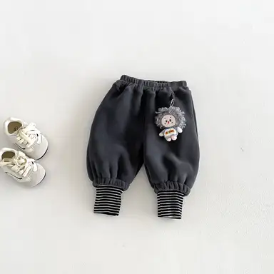 グレー パンツ