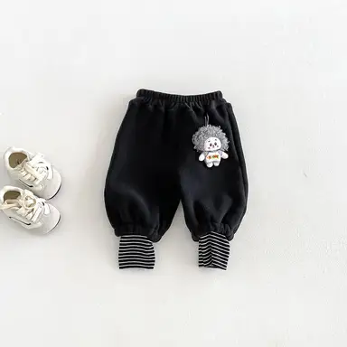 ブラック パンツ