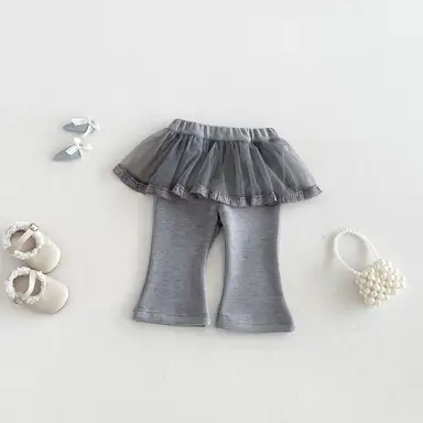 グレー パンツ
