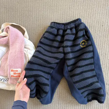 ネイビー パンツ