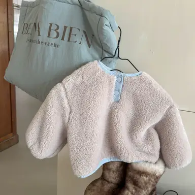 アイボリー トップス
