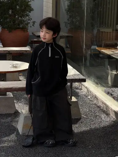 ブラック トップス