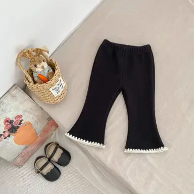 ブラック パンツ