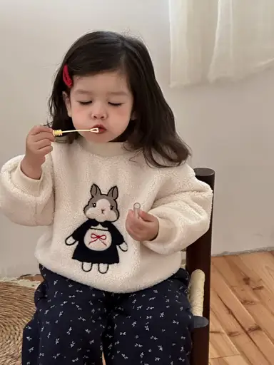 アイボリーうさぎトップス