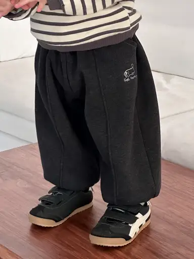 グレー パンツ