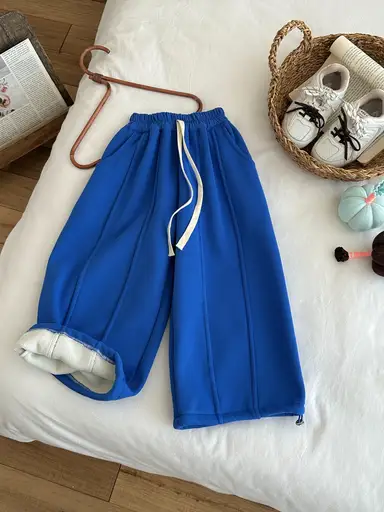 ダークブルー パンツ