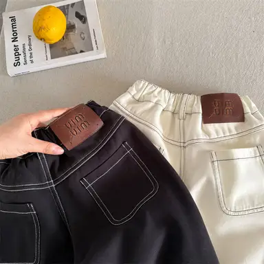 ブラック パンツ