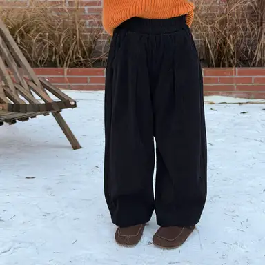 ブラック パンツ