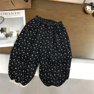 ブラック パンツ