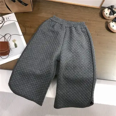 グレー パンツ
