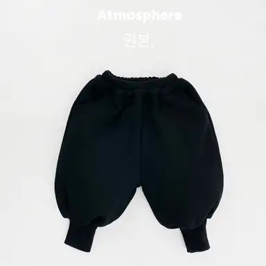 ブラック パンツ