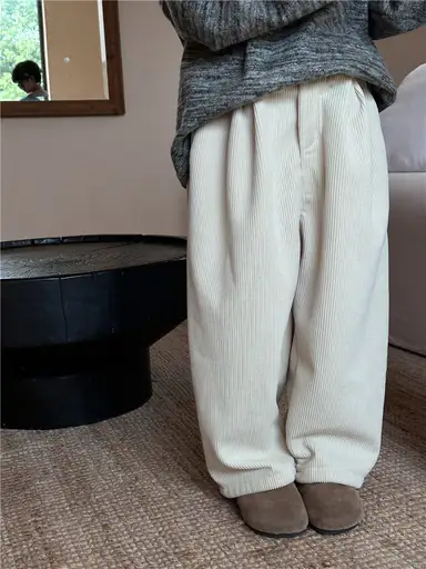 アイボリー パンツ