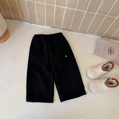 ブラック パンツ