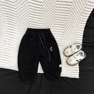 ブラック パンツ