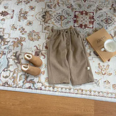 ライトブラウン パンツ