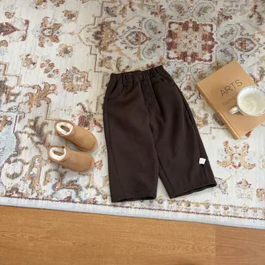 ダークブラウン パンツ