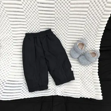 ブラック パンツ