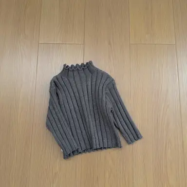 グレー トップス