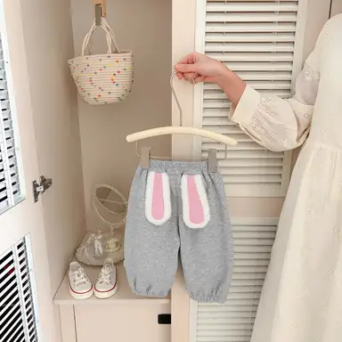 グレー パンツ