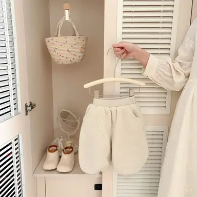 アイボリー パンツ
