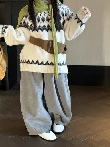 グレー パンツ