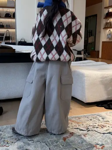 グレー パンツ
