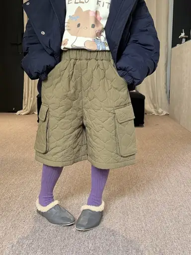 ベージュ パンツ