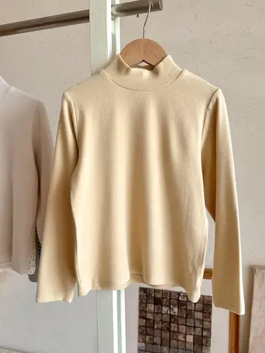 イエロー トップス