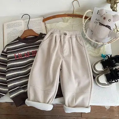 アイボリー パンツ