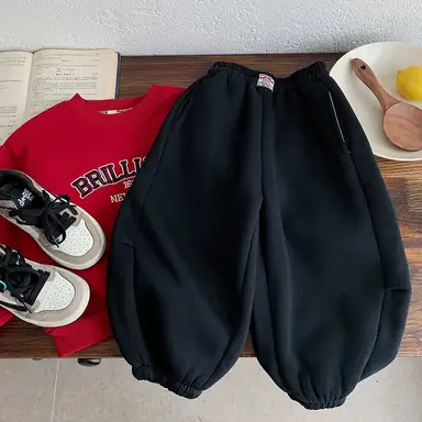 ブラック パンツ