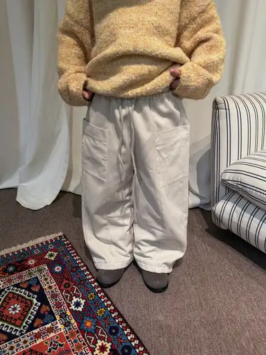 アイボリー パンツ