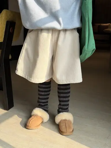 アイボリー パンツ