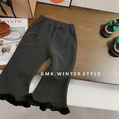 グレー パンツ