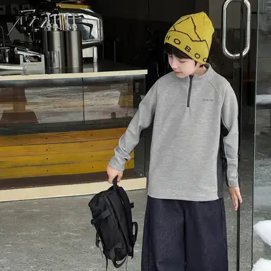 ライトグレー トップス