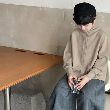 ベージュ カーディガン