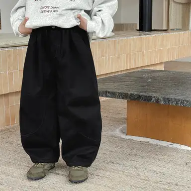ブラック パンツ
