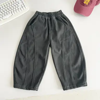 グレー パンツ