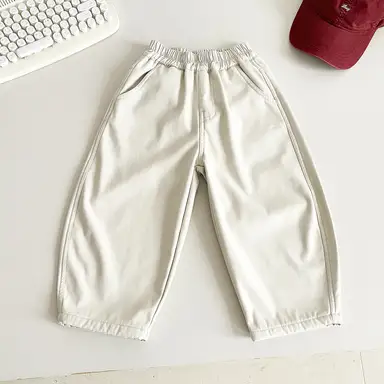 アイボリー パンツ