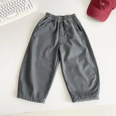 グレー パンツ